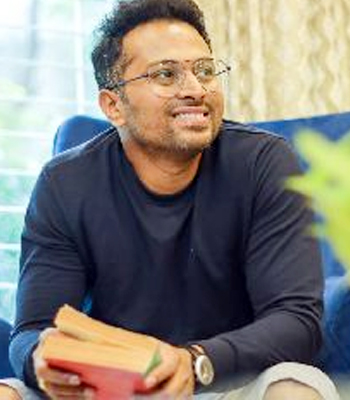 Buddhist MBA Professional Groom